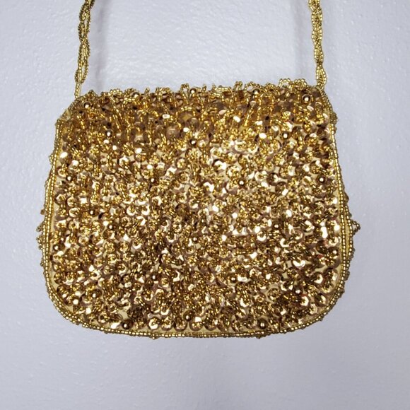 La Regale LTD Vintage Magnetic Close Gold Sequin and Beads Purse - Picture 4 of 16